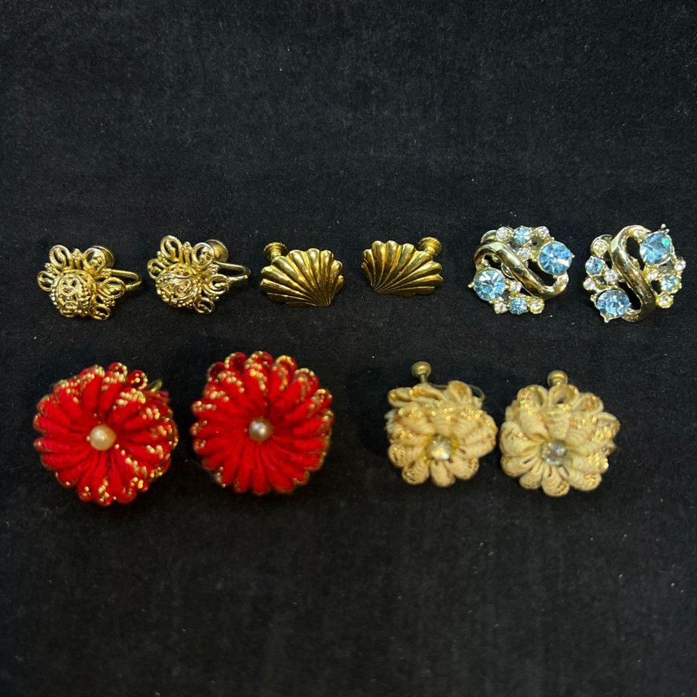 Lot of 5 Gold Tone Screw Back Earrings (3952)